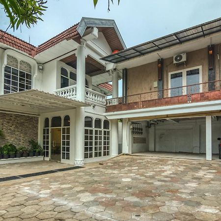 Reddoorz Plus Near Akademi Kepolisian Semarang 3 Kültér fotó