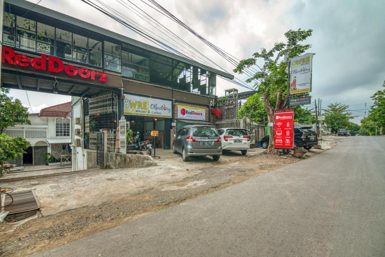 Reddoorz Plus Near Akademi Kepolisian Semarang 3 Kültér fotó