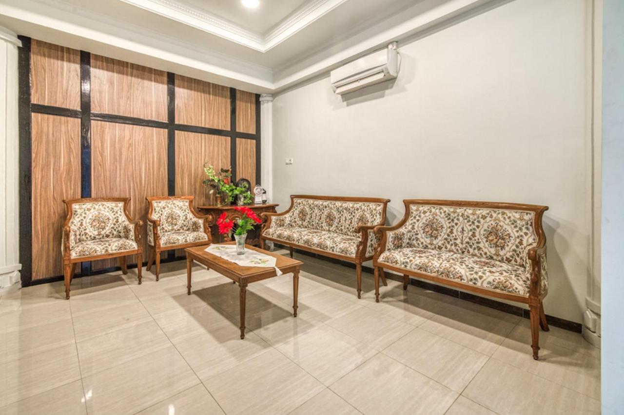 Reddoorz Plus Near Akademi Kepolisian Semarang 3 Kültér fotó