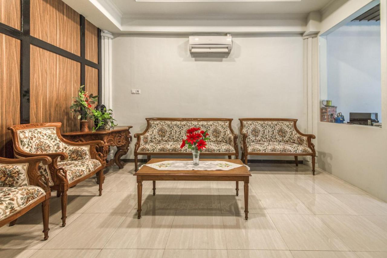 Reddoorz Plus Near Akademi Kepolisian Semarang 3 Kültér fotó
